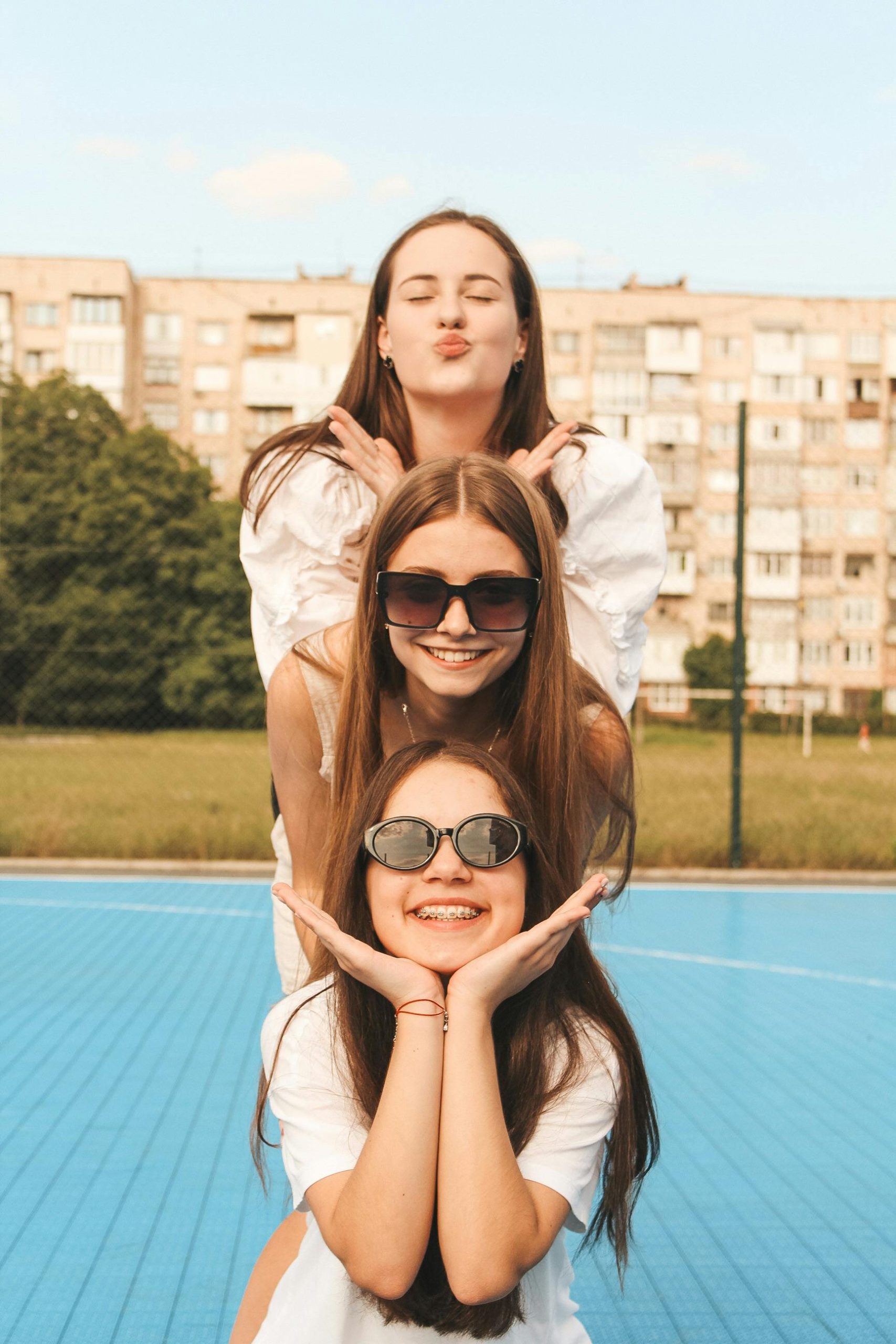 3 filles ayant créer le voyage œnologique à Pluton et l'entreprise Les Vagabourrés